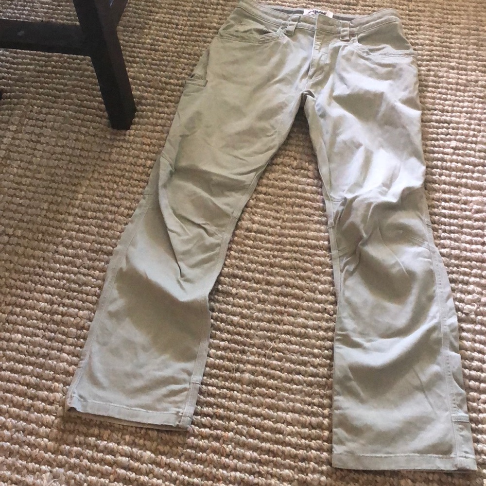 Men’s Mountain Khakis size 32x32
